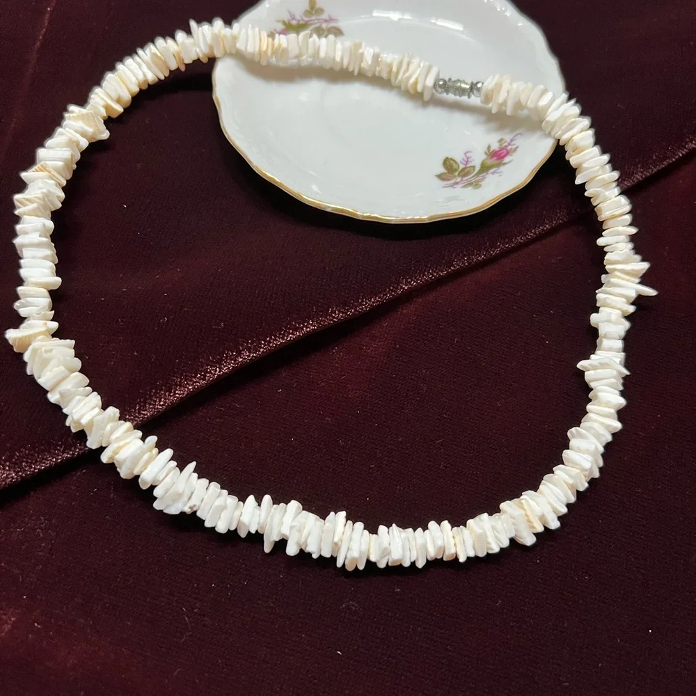 Vintage‎ Mother of Pearl Shell Necklace | White Chip Beaded Beach Jewelry | Boho